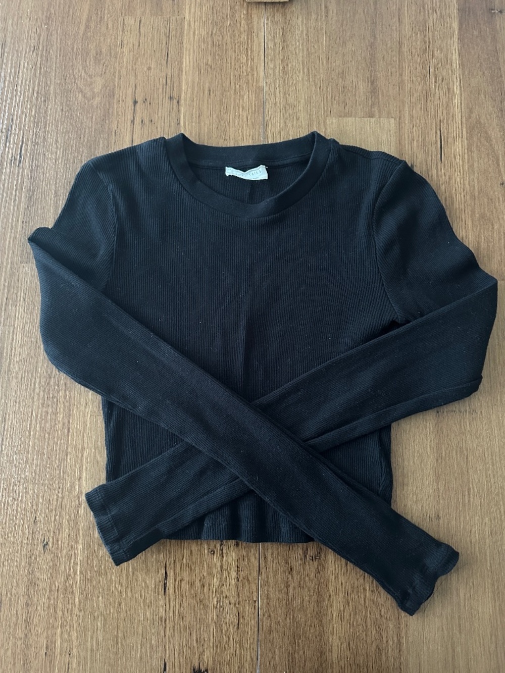 Aritzia Azure Skies Black Long Sleeve Crop Top